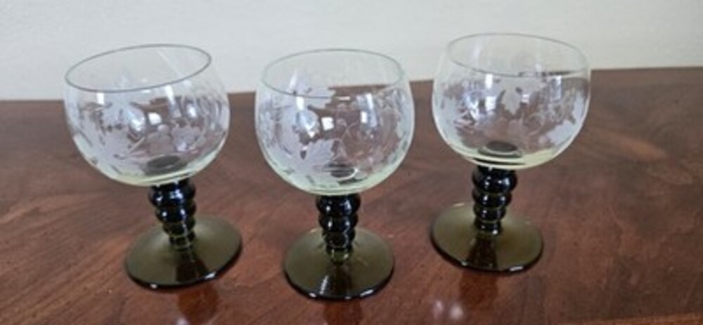 Roemer Etched Wine Glasses Grape Vine Green Ball Stem Vintage German Set Of 3